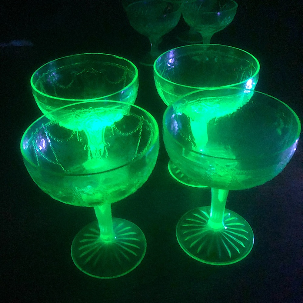 Vintage Anchor Hocking depression uranium tall sherbet glasses in Cameo Pattern